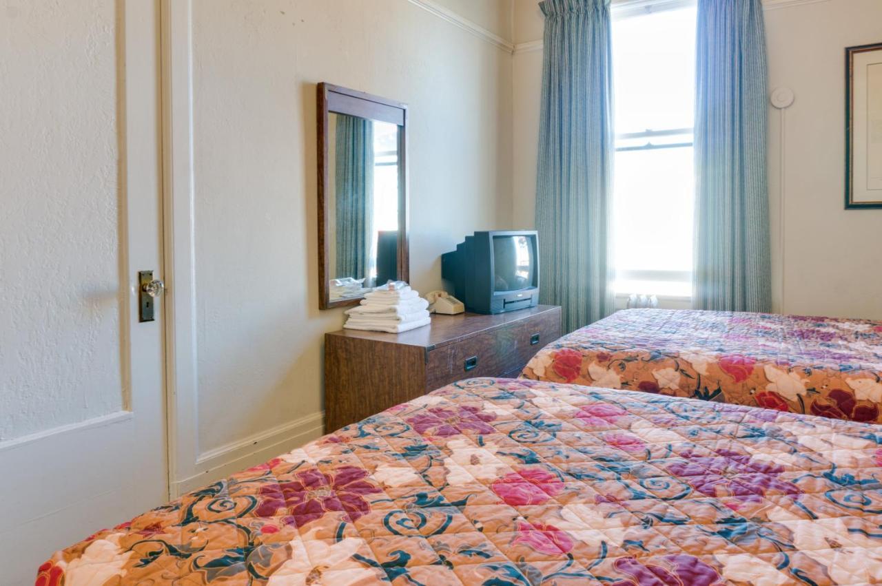 Aida Plaza Hotel San Francisco Room photo